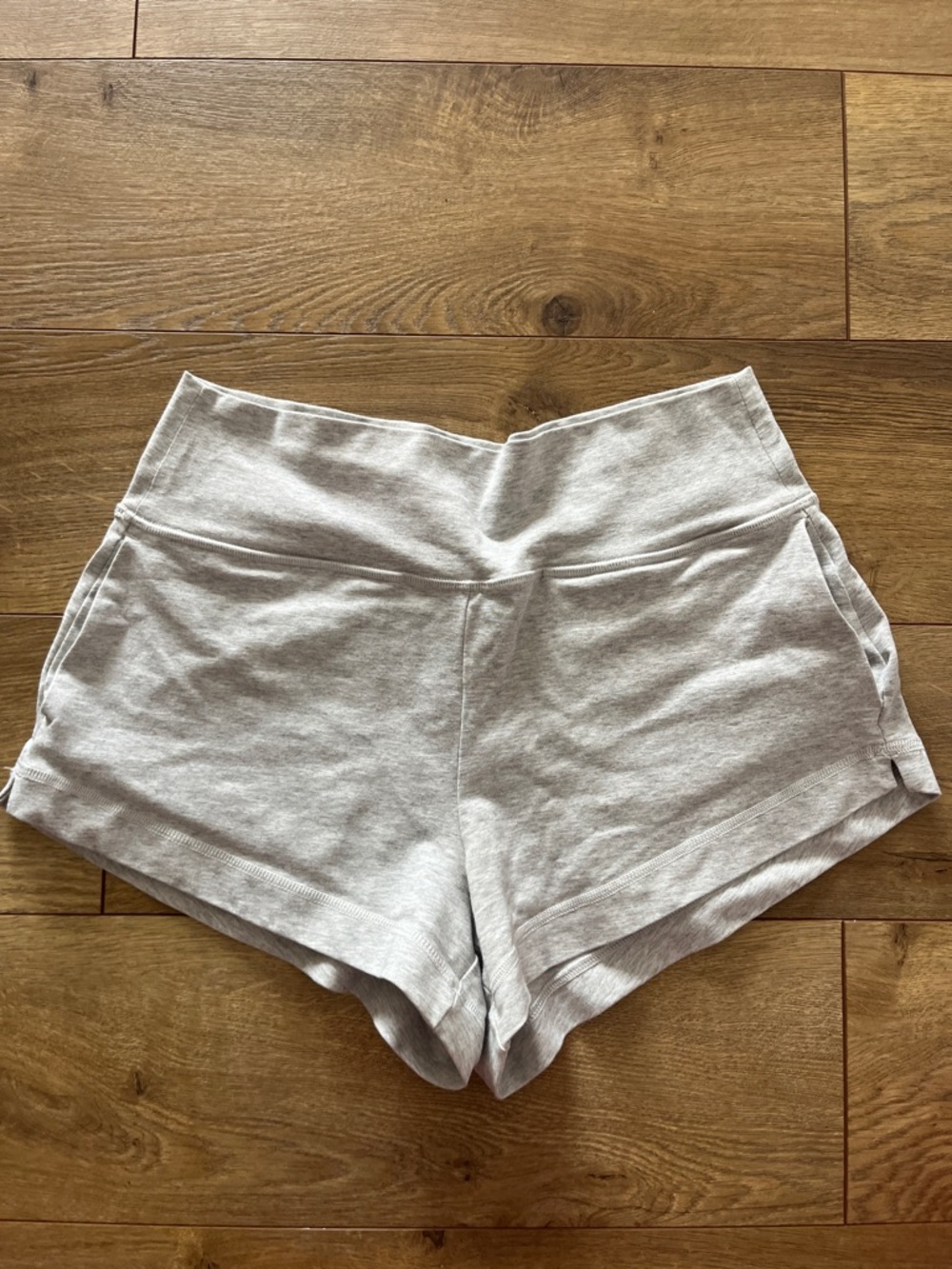 ATHLETA Girl 🤍🩶 Mid Rise Athletic Lounge Shorts in Light Gray - Size 14